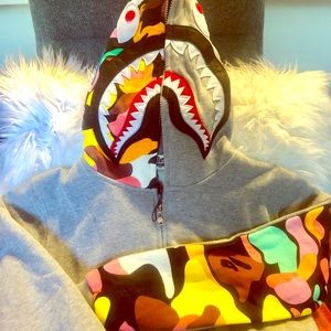 A Bathing Ape 🦧 (BAPE) women’s or men’s hoodie